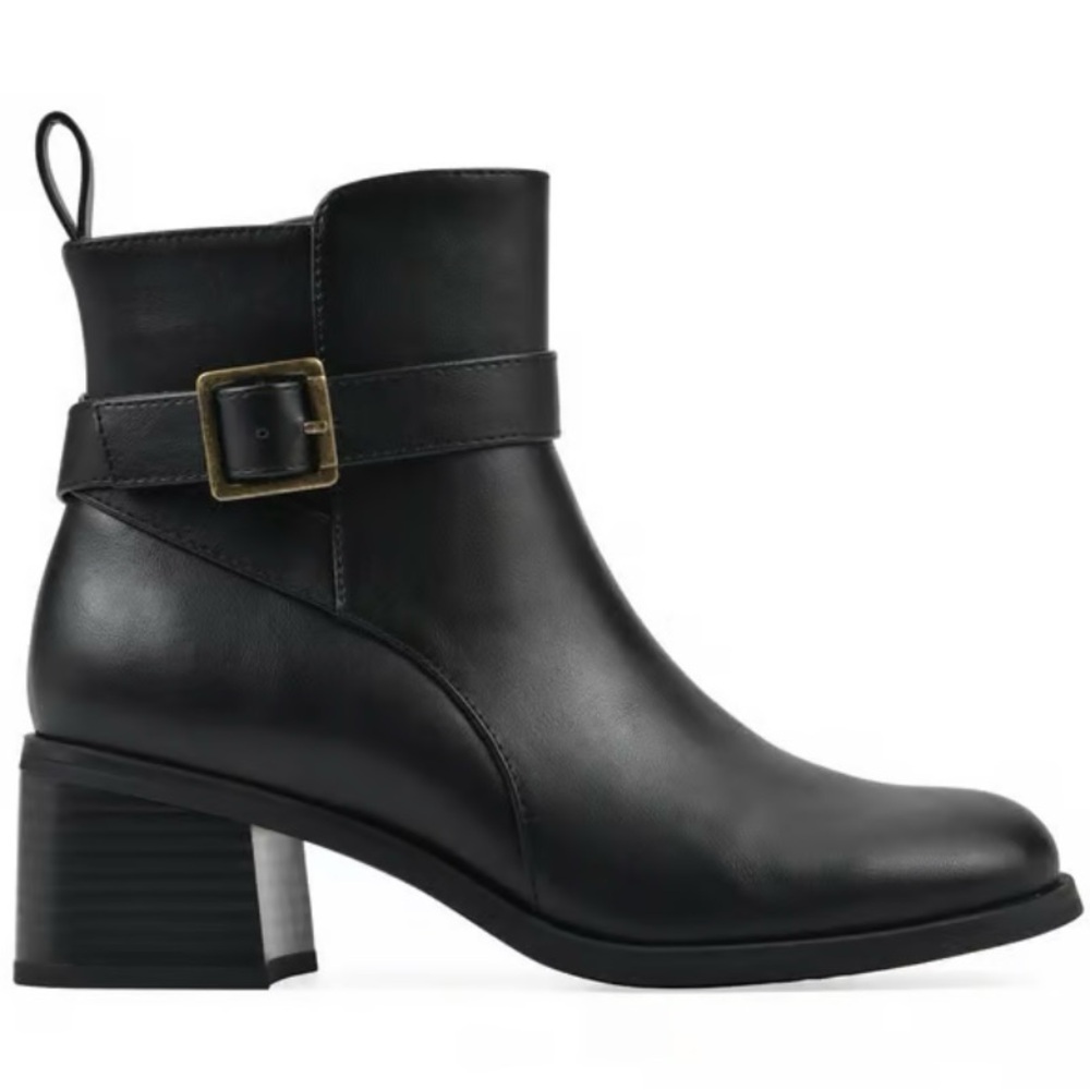 NWB White Mountain Black Ankle Boots. Size 8.5. Style: Narrows.